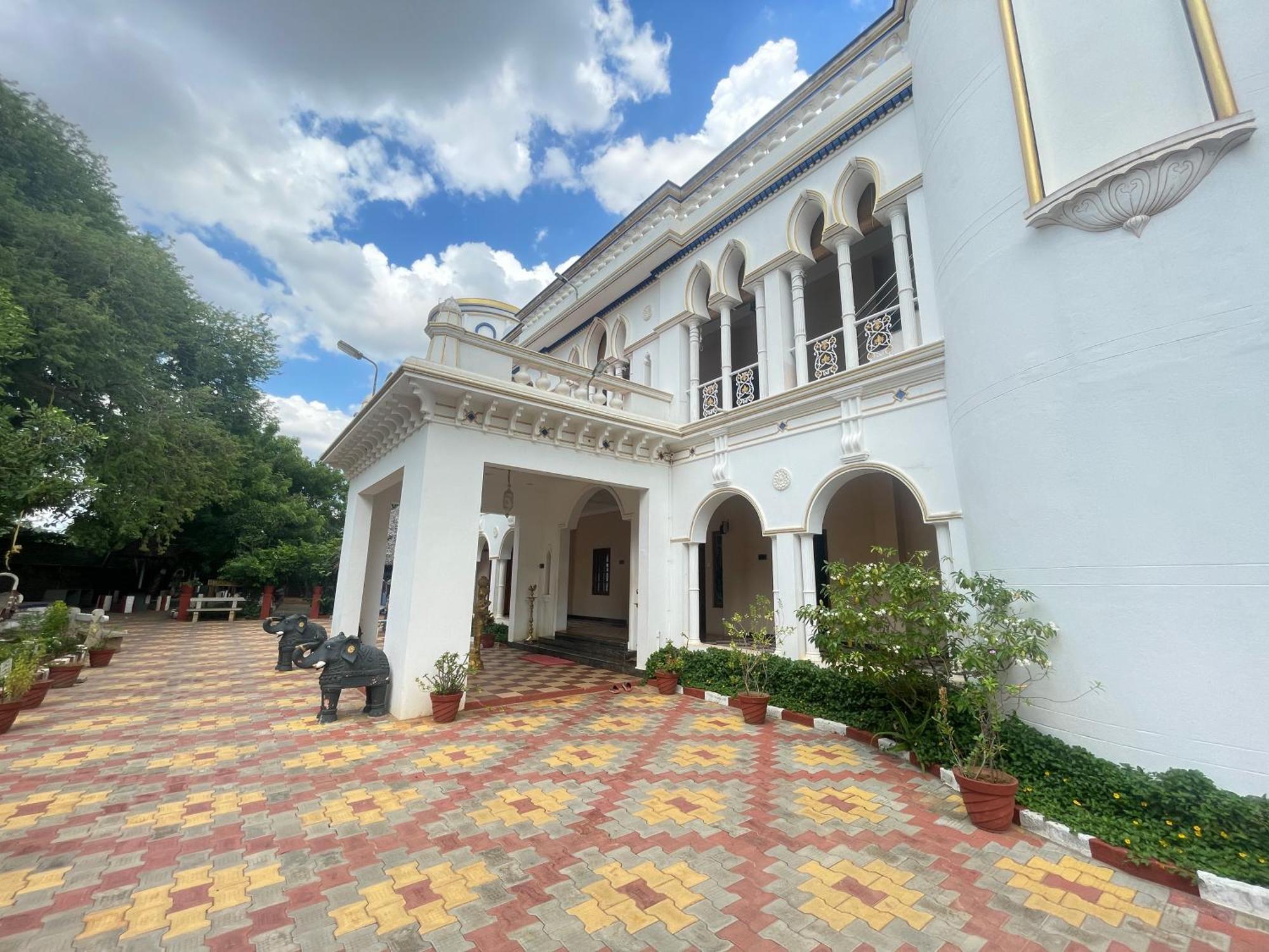 Chola Heritage Resort Kāraikkudi Exterior foto