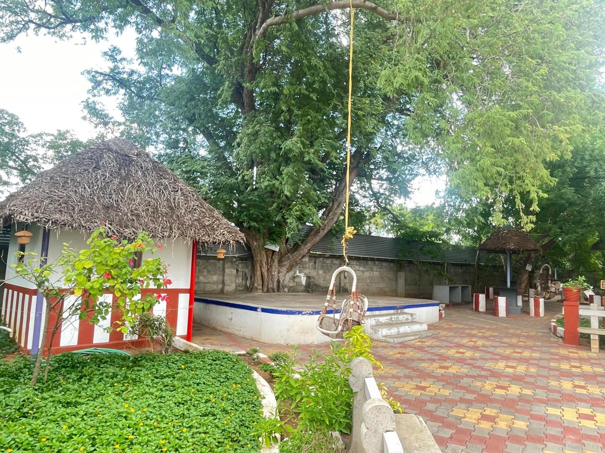 Chola Heritage Resort Kāraikkudi Exterior foto