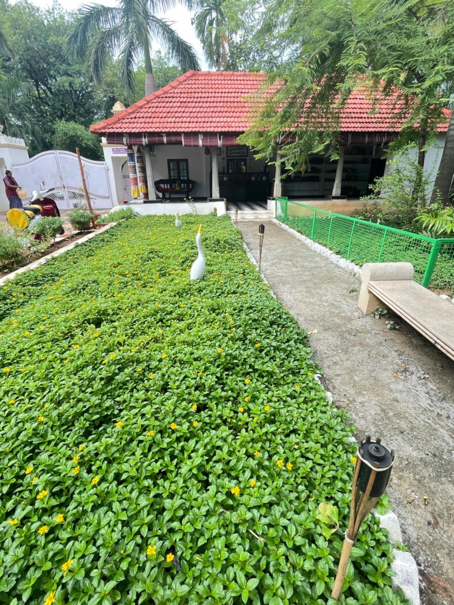 Chola Heritage Resort Kāraikkudi Exterior foto
