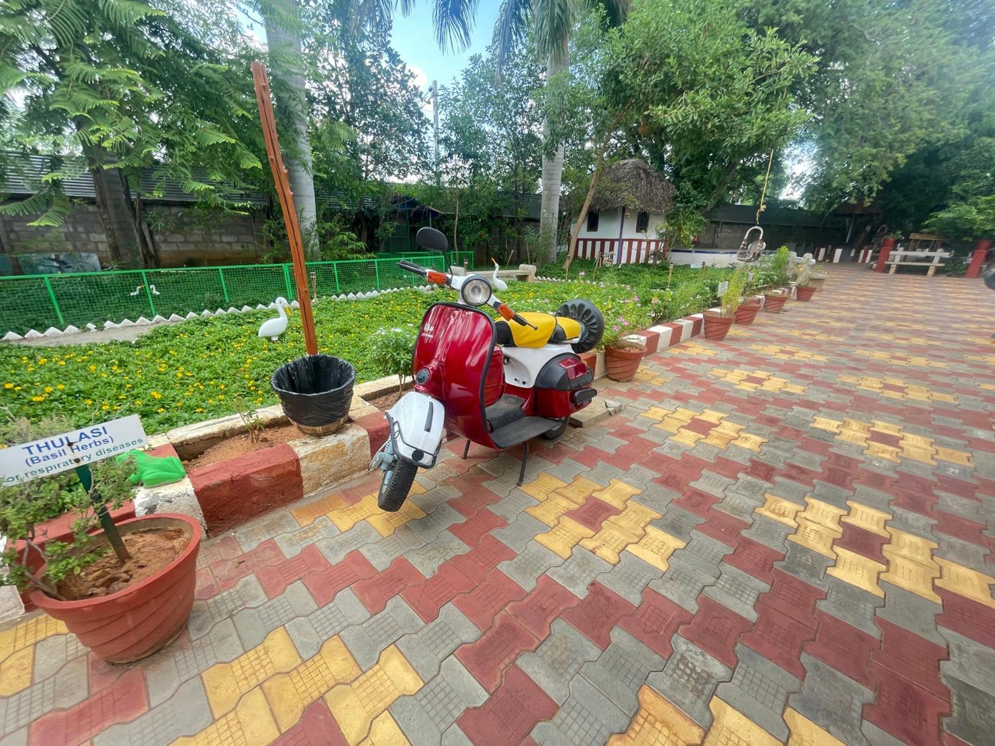Chola Heritage Resort Kāraikkudi Exterior foto