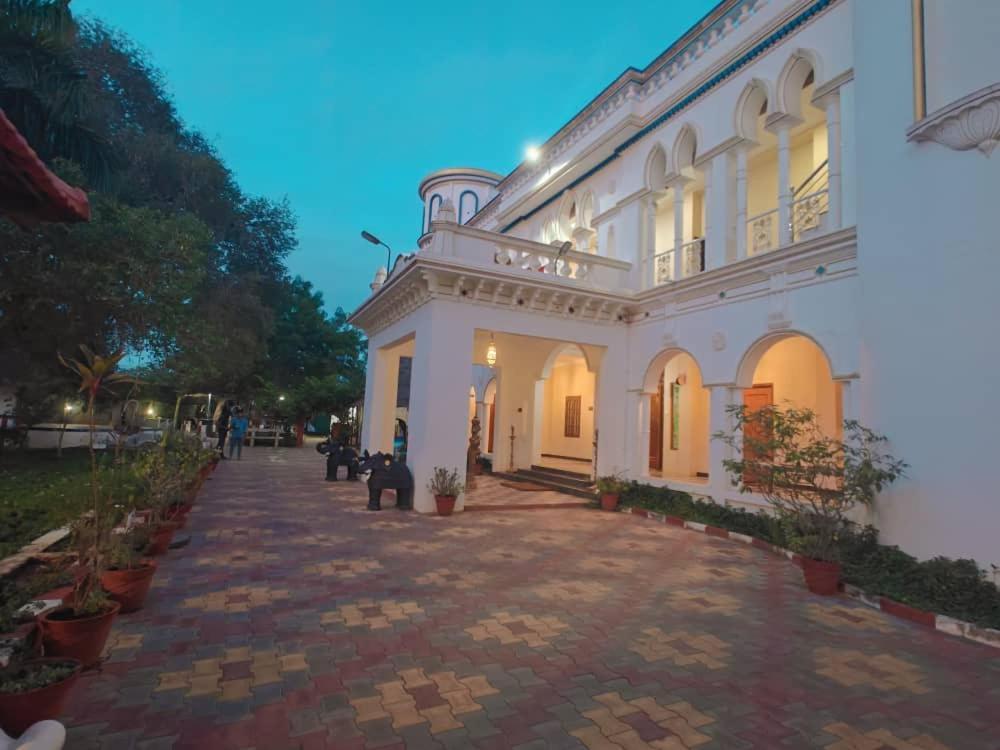 Chola Heritage Resort Kāraikkudi Exterior foto